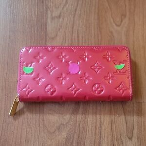 Stylish Hot Pink Wallet with Gold Accents